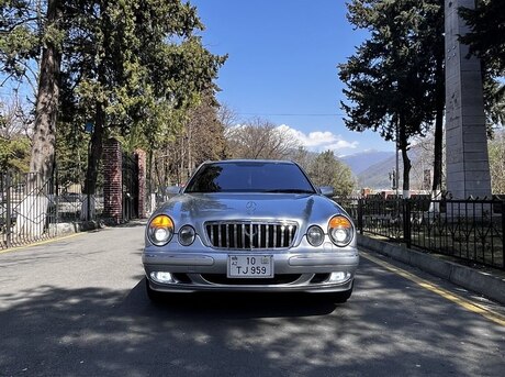 Mercedes E 320 2001