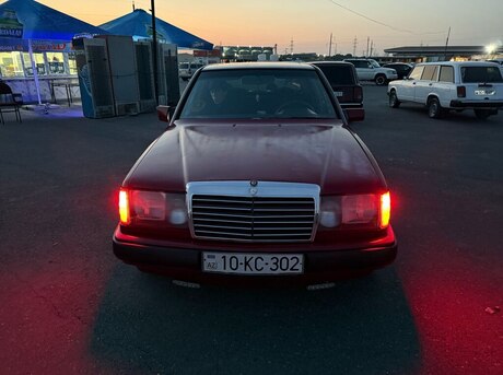 Mercedes E 230 1986