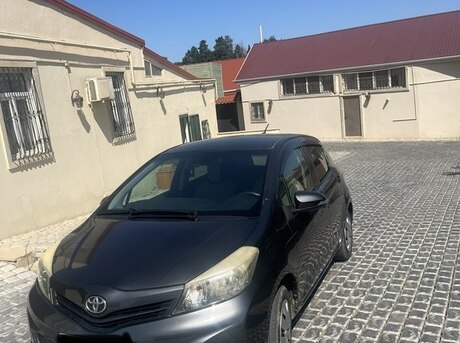Toyota Vitz 2011