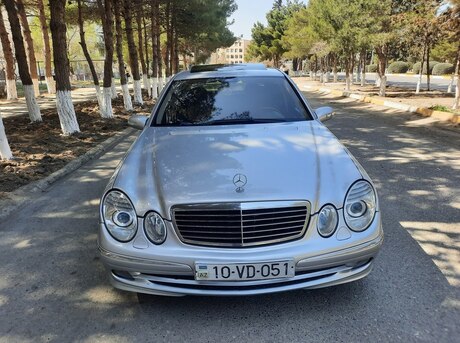 Mercedes E 270 2003