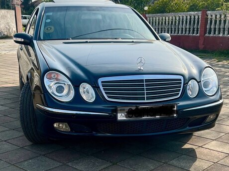 Mercedes E 240 2003