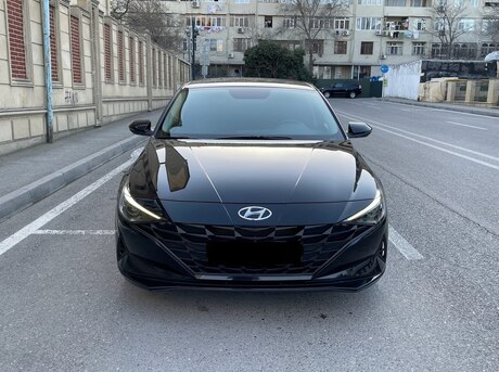Hyundai Elantra 2022