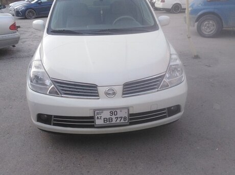 Nissan Tiida 2007
