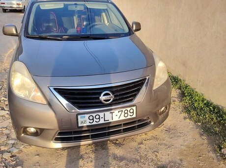 Nissan Sunny 2012