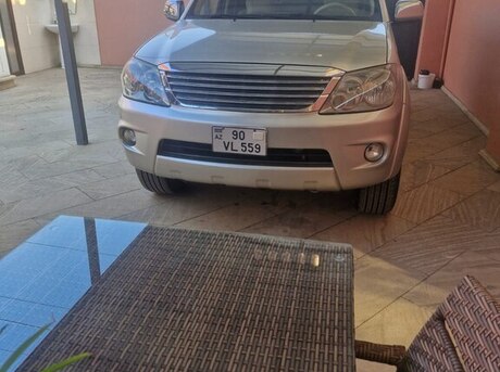 Toyota Fortuner 2005