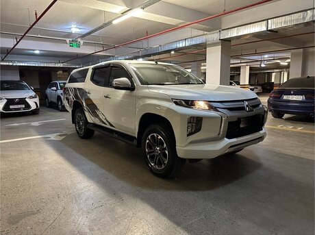 Mitsubishi L200 2023