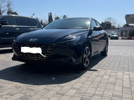 Hyundai Elantra 2023