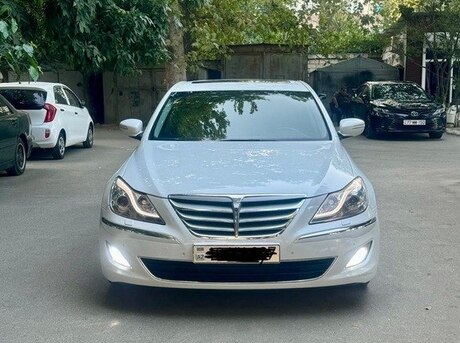 Hyundai Genesis 2013