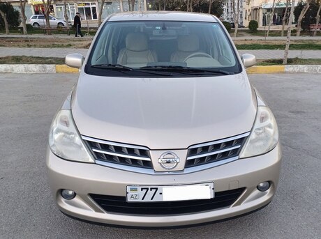 Nissan Tiida 2011