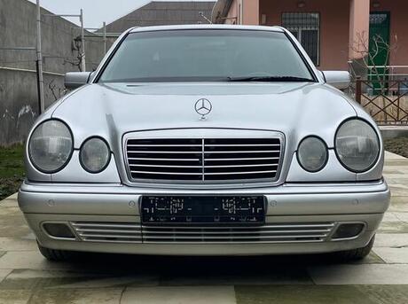 Mercedes E 240 1999
