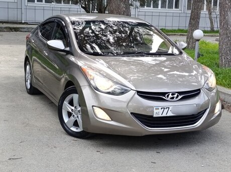 Hyundai Elantra 2013