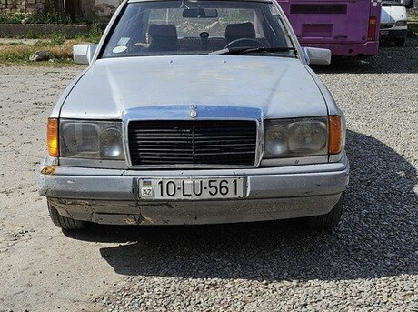 Mercedes E 220 d 1990