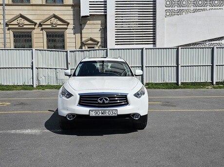 Infiniti QX70