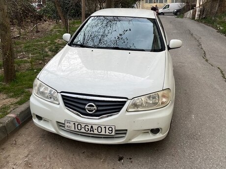Nissan Sunny 2010