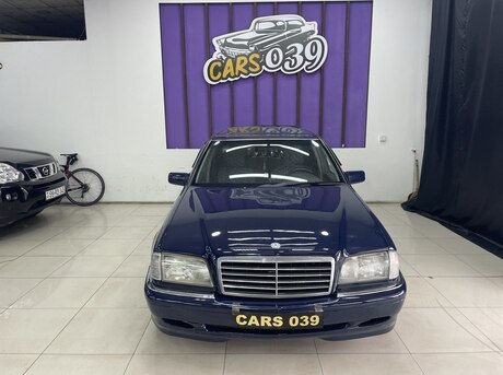 Mercedes C 200