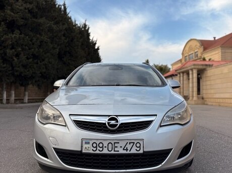 Opel Astra 2012