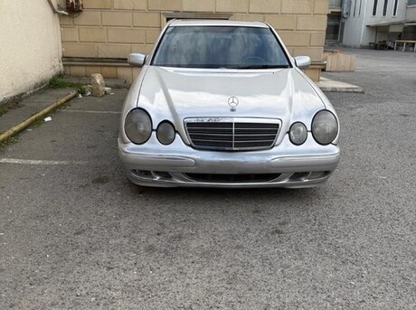 Mercedes E 220 d 2000