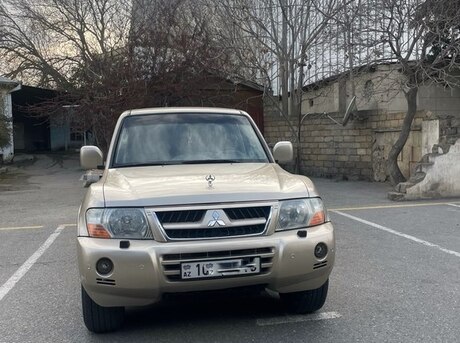 Mitsubishi Pajero 2004