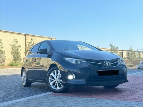 Toyota Auris 2015