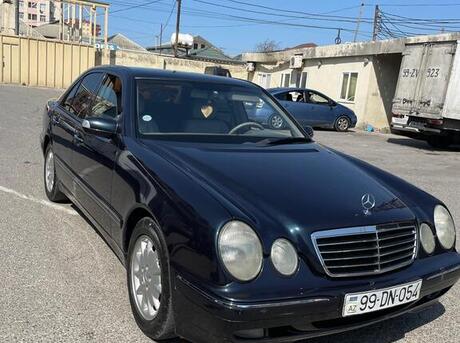Mercedes E 240
