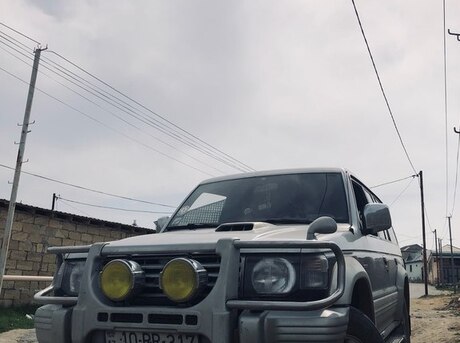 Mitsubishi Pajero 1995