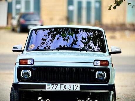 LADA (VAZ) Niva 2015