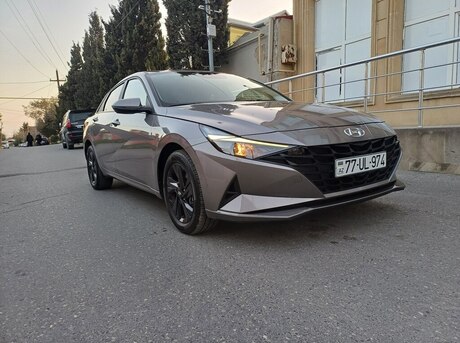 Hyundai Elantra 2022