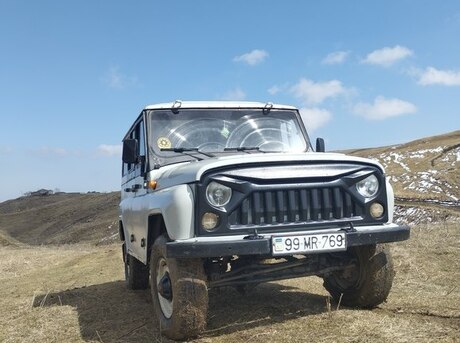 UAZ  2004