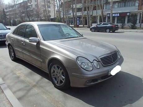 Mercedes E 200 2004
