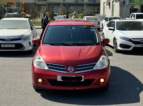 Nissan Tiida 2011