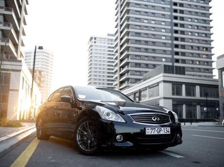 Infiniti  2012