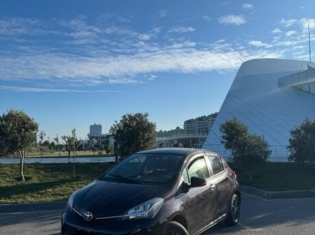 Toyota Vitz 2015