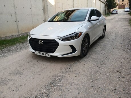 Hyundai Elantra 2017
