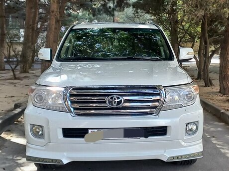 Toyota Land Cruiser 2011
