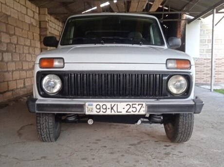 LADA (VAZ) Niva 2015