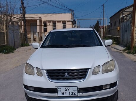 Mitsubishi Airtrek 2001