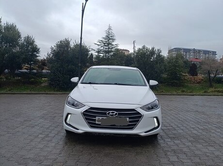 Hyundai Elantra 2018