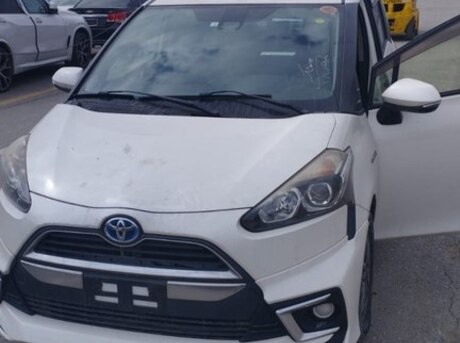 Toyota Sienta 2016