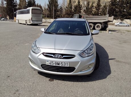 Hyundai Accent 2012