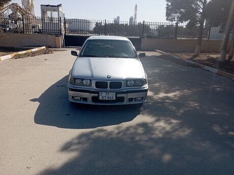 BMW 320 1994