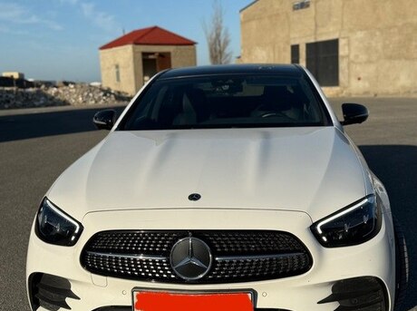 Mercedes E 300 e 4MATIC 2021