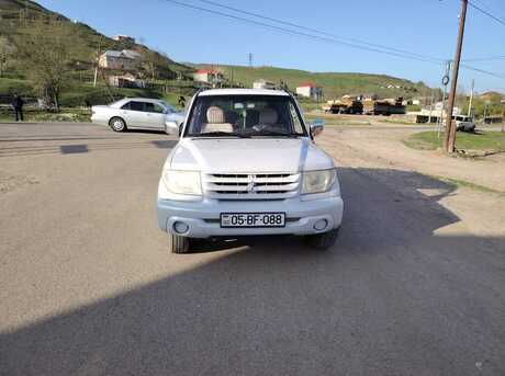Mitsubishi Pajero io 2000