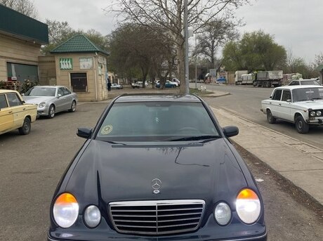 Mercedes E 220 d 2000
