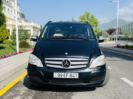 Mercedes Viano 2011