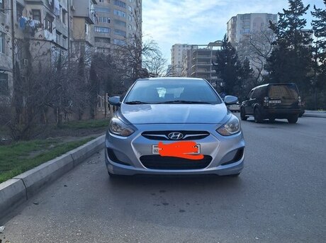 Hyundai Accent 2012