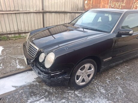 Mercedes E 220 d 2001