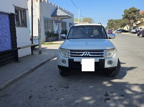 Mitsubishi Pajero 2008