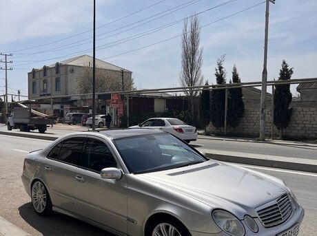 Mercedes E 320 2004