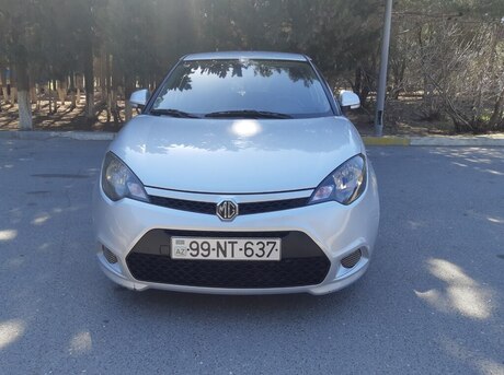 MG 3 2011