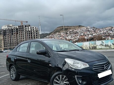 Mitsubishi Attrage 2015